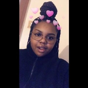 Meet your Posher, Mara